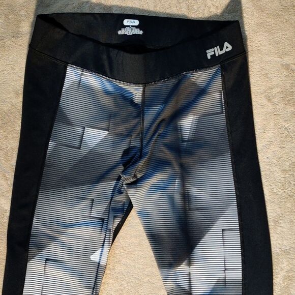 📏Fila Graphic Leggings - Picture 2 of 3